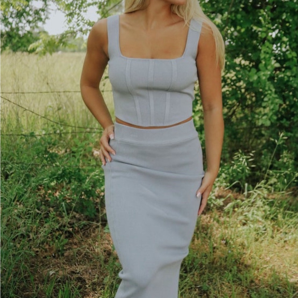 Elegant Gray Midi Skirt
